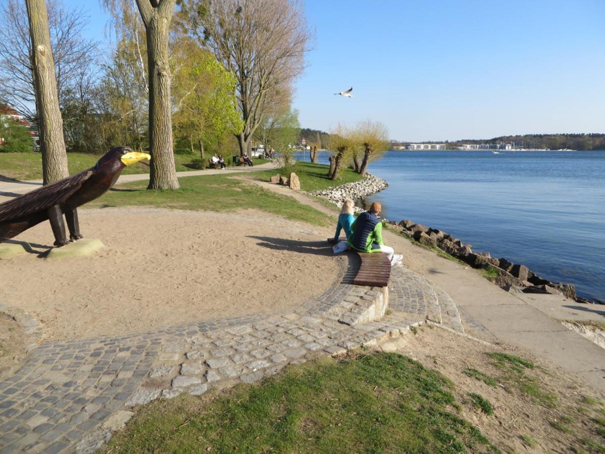 Ferienwohnungen "Marie" Mit Terrassen, Inclusive Park- Und Stellplaetze Am Haus, Mueritz-Strand Nur 700M, Altstadt 10Min, Ruhige Lage, ヴァーレン エクステリア 写真